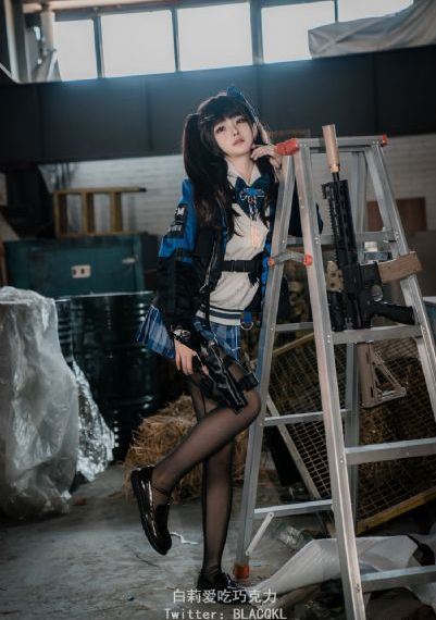 在车里一次次挺进了她视频在线观看_超清电影免费在线