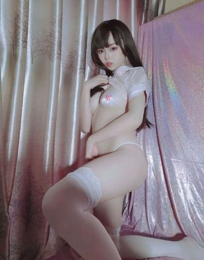 美女久久久久久久久_1080高清在线