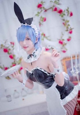 男生女生搞黄色_英文版字幕